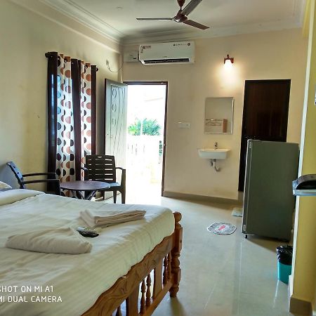 Candolim Beach Place Екстериор снимка