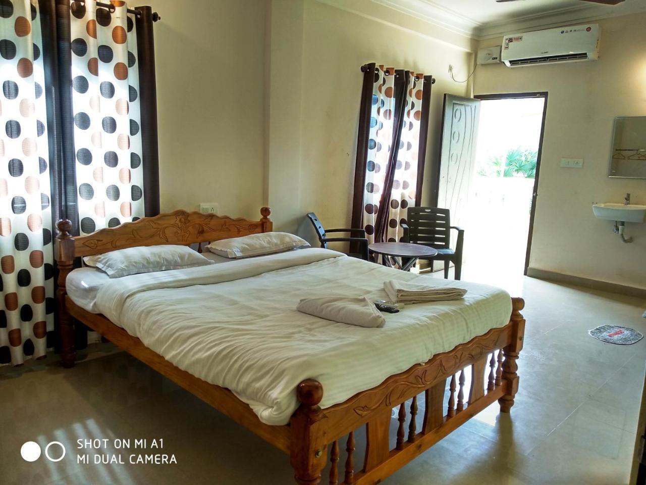 Candolim Beach Place Екстериор снимка